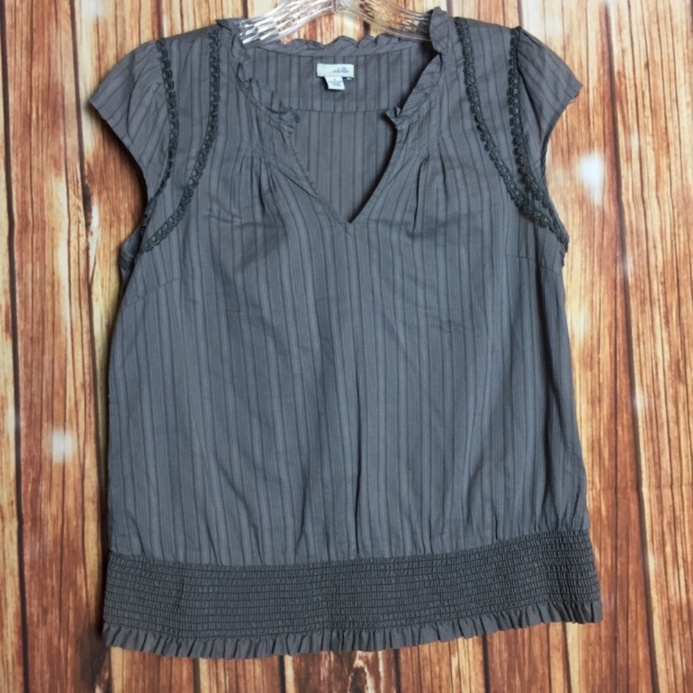 Odille Anthropologie Gray Smocked Cap Sleeve Top